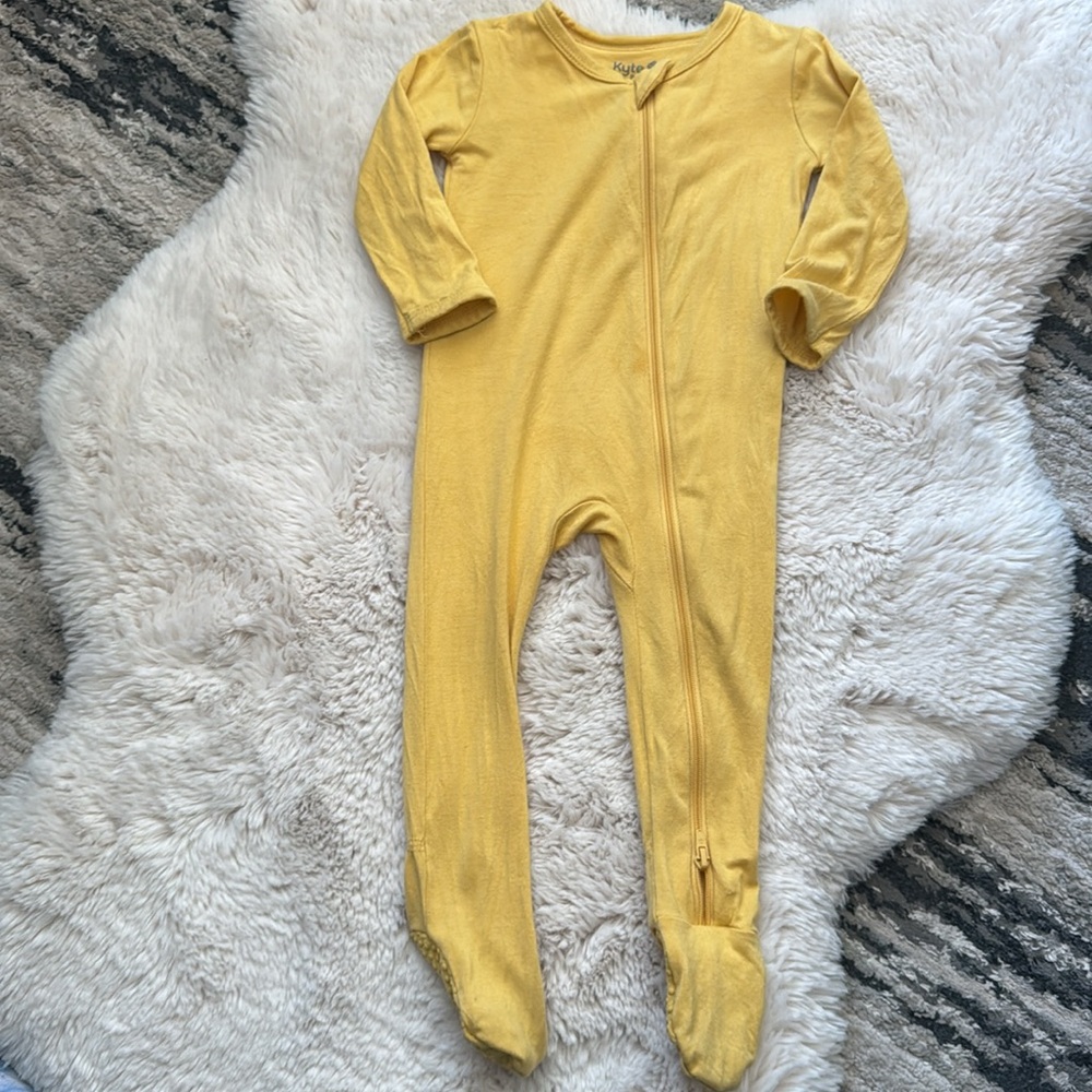 Kyte Baby 6-12mos Butter Zip-Up Footie